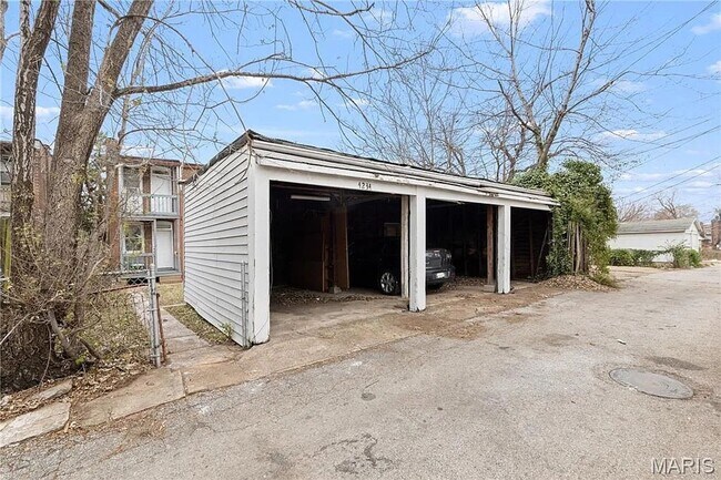 Building Photo - 4234 Dewey Ave