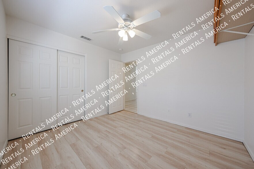 Building Photo - 17463 W Rock Wren Ct