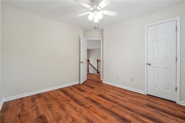 Building Photo - 916 Wendlebury Ct