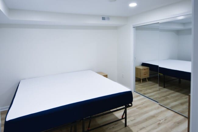 Building Photo - 5 Bedroom || 2 Bathroom - Single Family Ho...