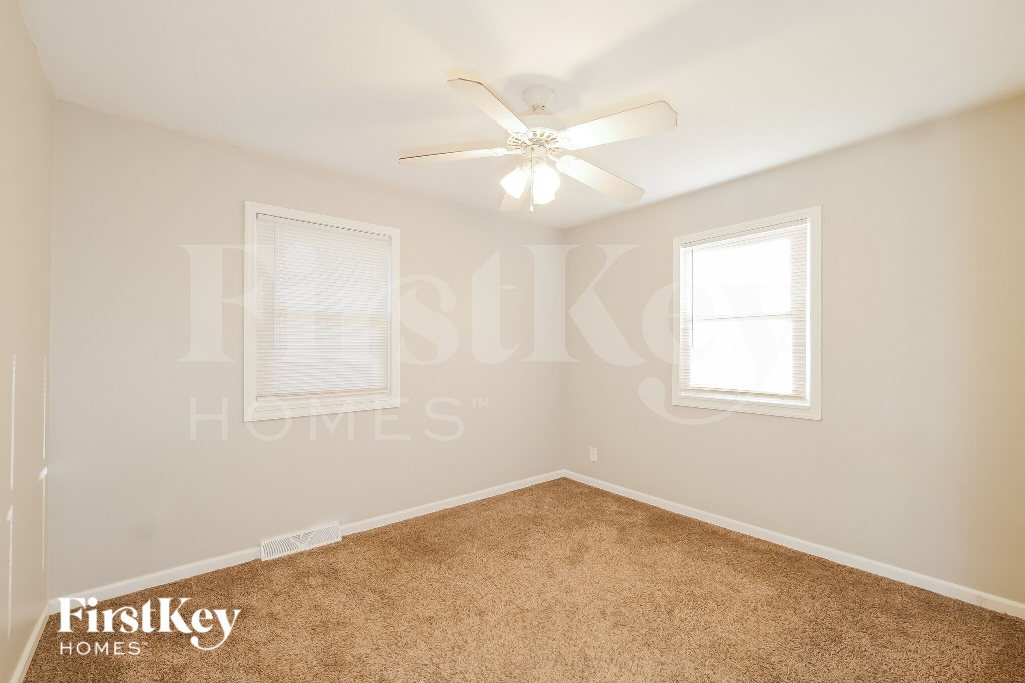 Building Photo - 7912 NE 54th St