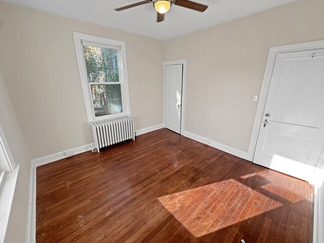 Building Photo - 2806 Hawthorne Ave