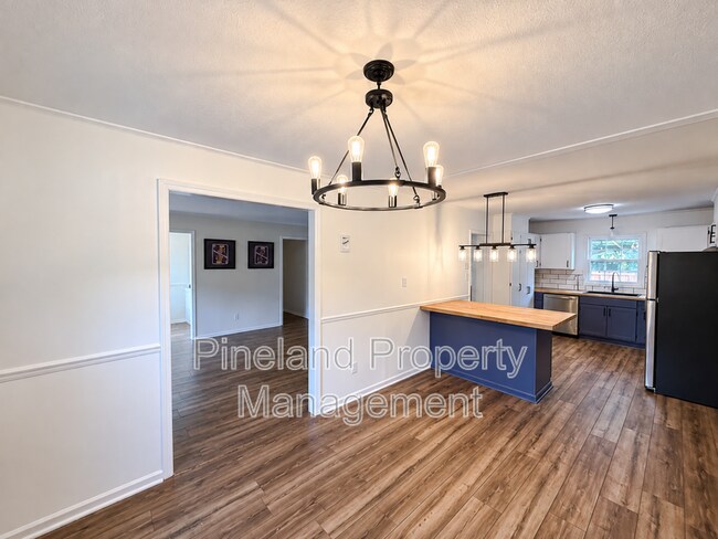 Building Photo - 216 Haverhill Dr
