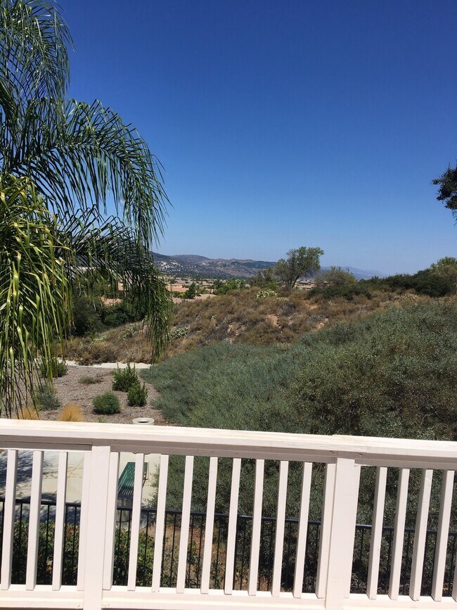 Building Photo - Gorgeous 5 bedroom, 3 bath plus Loft - Mou...