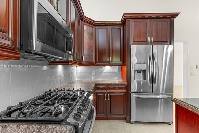 Building Photo - 15800 Surrey Cir