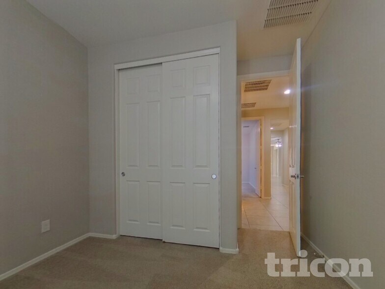 Building Photo - 21195 W Palm Ln