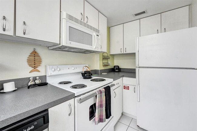 Building Photo - 341 N Birch Rd