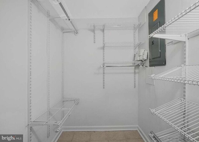 Building Photo - 2509 Oberlin Dr