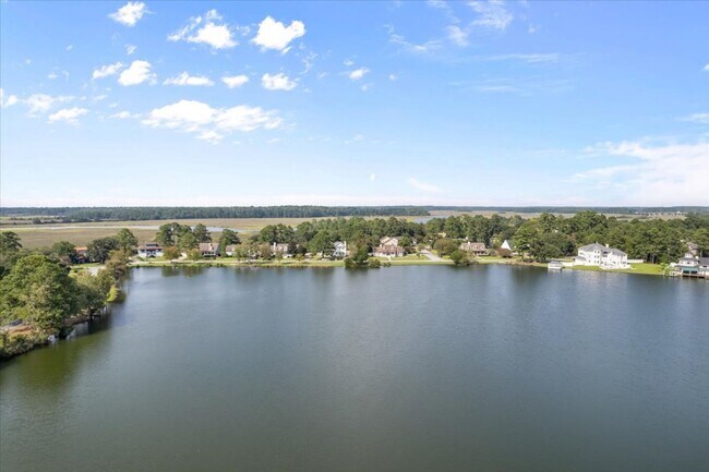 Building Photo - Well-Maintained Ranch Home in Southside Savannah For Lease