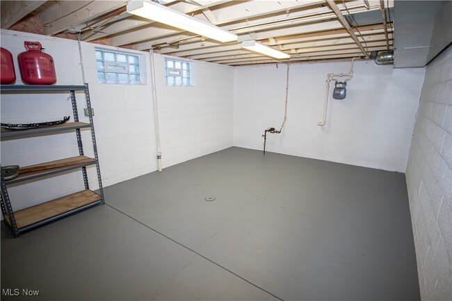 Building Photo - 14014 Emery Ave