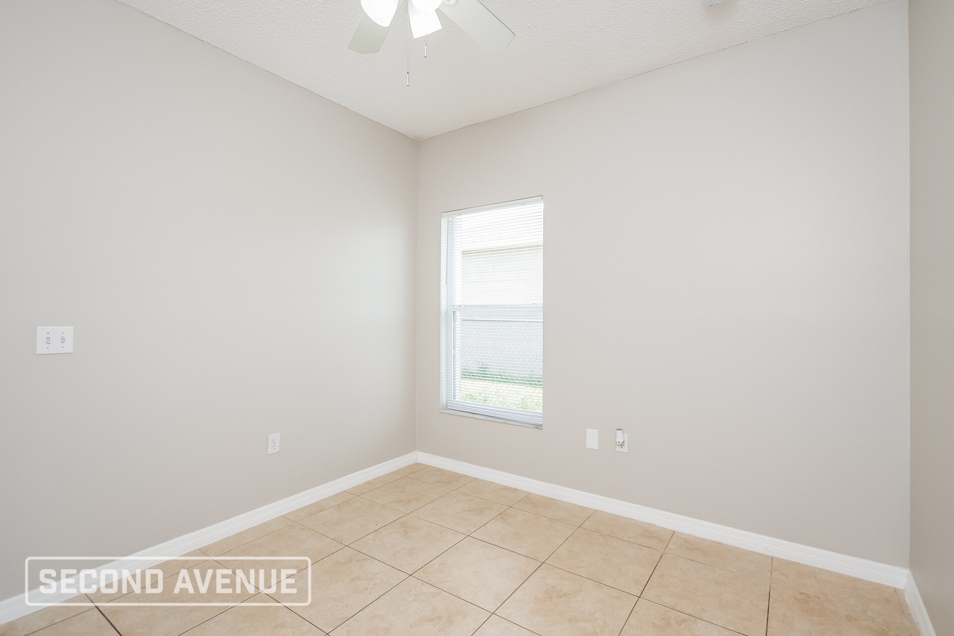 Building Photo - 623 Cotulla Dr