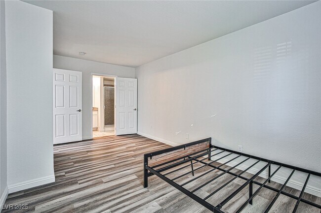 Building Photo - 5493 Indian River Dr