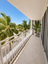 Building Photo - 7832 Collins Ave