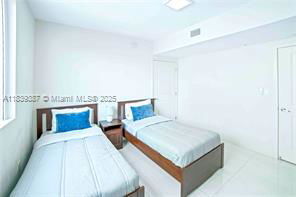 Building Photo - 400 Sunny Isles Blvd