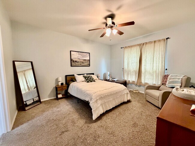 Building Photo - San Marcos Retreat w/ Amazing Backyard