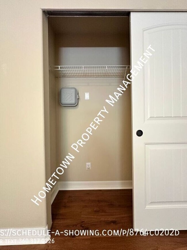 Building Photo - 7301 Ashdown Ln SE