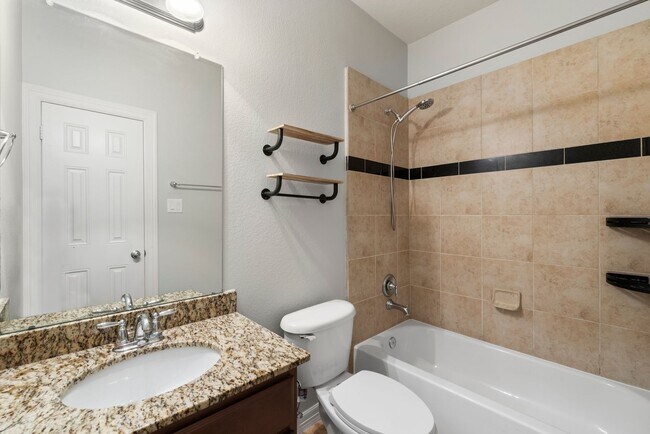 Building Photo - Spacious 6-Bedroom Rental with Game Room, ...