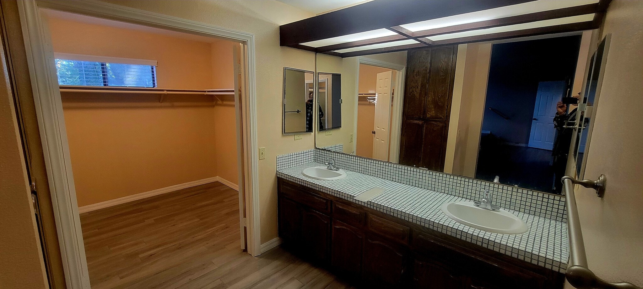 Master bedroom and master bathroom, walk in closet - 16139 Ladera Piedra Way