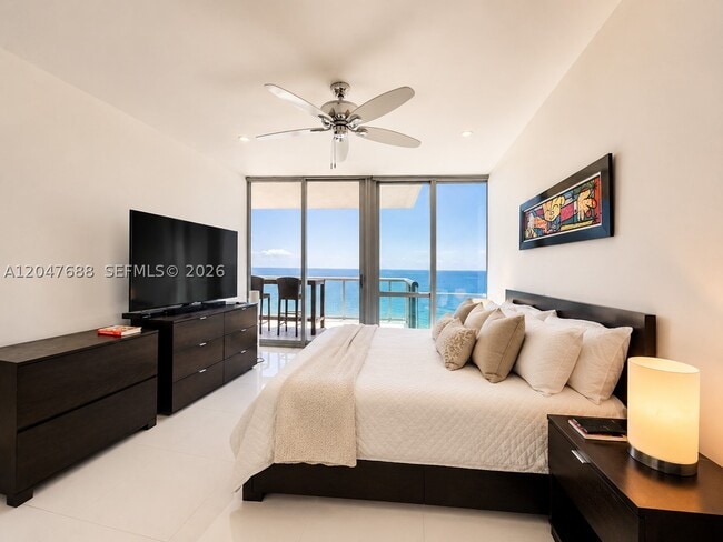 Building Photo - 17121 Collins Ave