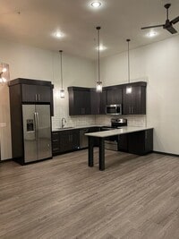 Building Photo - 403 W Norfolk Ave
