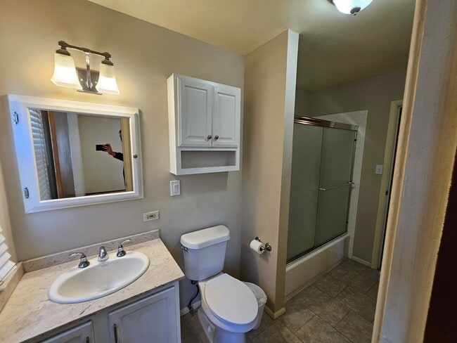 Building Photo - Charming 3-Bed, 2-Bath Tri-Level Home with Spacious Backyard & Gazebo