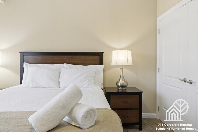 Building Photo - Furnished 1-Bedroom Apartment near UB North