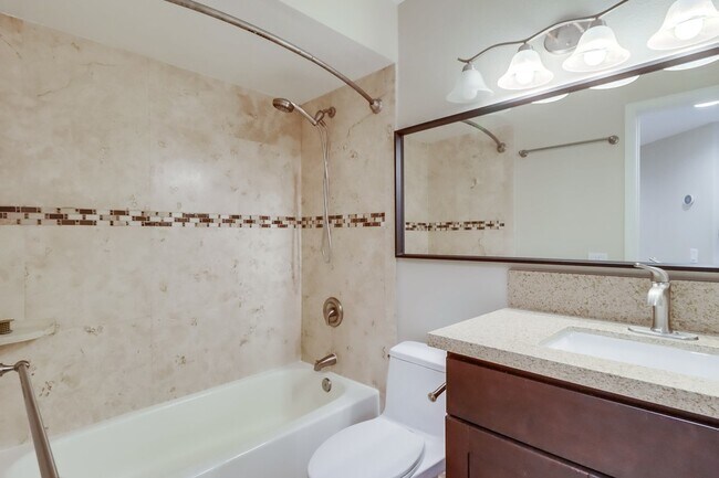 Building Photo - 6960 Golfcrest Dr