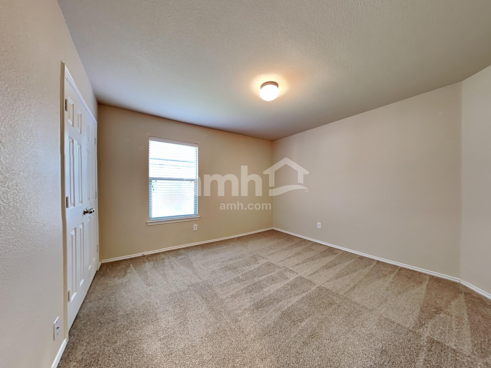 Building Photo - 516 Blue Sage Dr