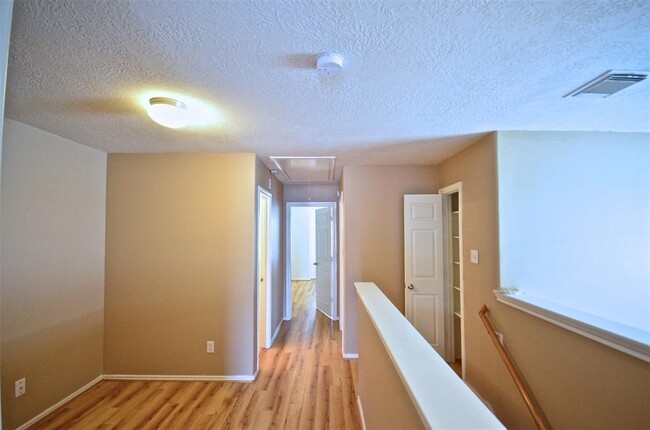 Building Photo - 5614 Redgrove Ln
