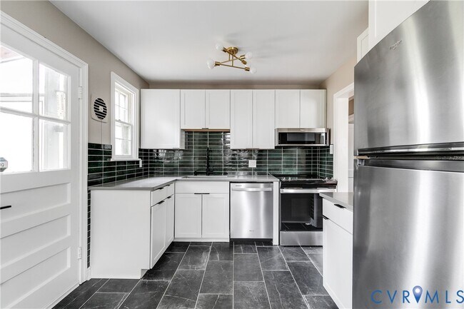 Building Photo - 3342 Grandview Dr