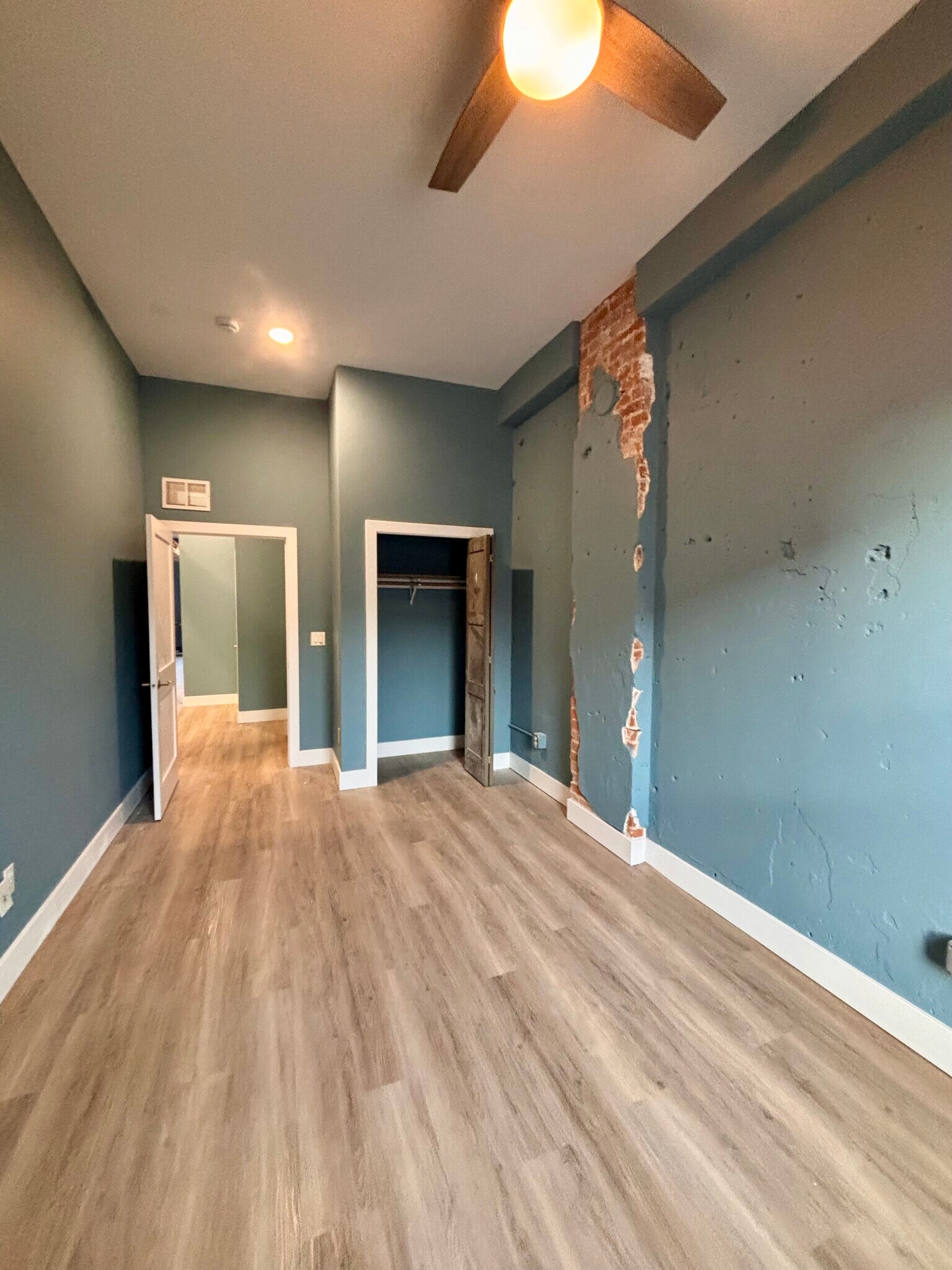 Building Photo - 315 E Main St