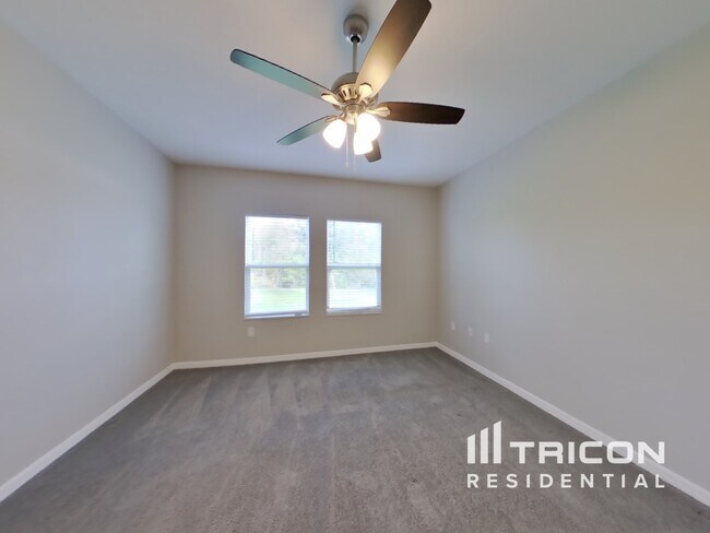 Building Photo - 2996 Neverland Dr