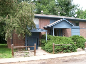 Building Photo - 1301 Burton Ct