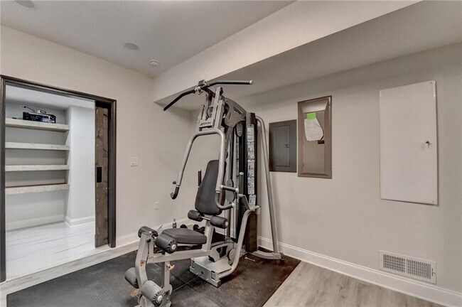 Building Photo - 210 Ashland Ct