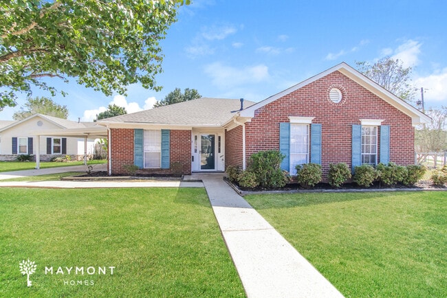 Building Photo - 7076 Lakeview Dr