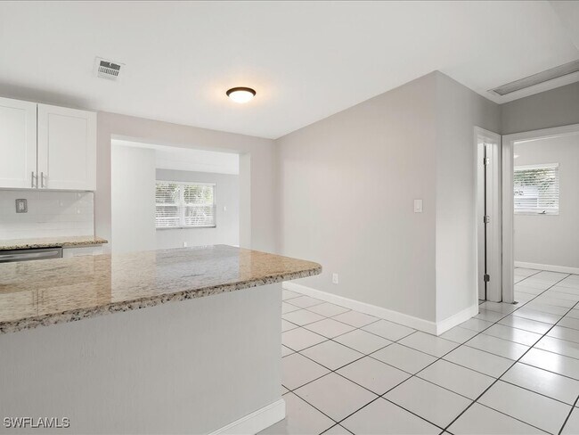 Building Photo - 1320 Barbizon Ln