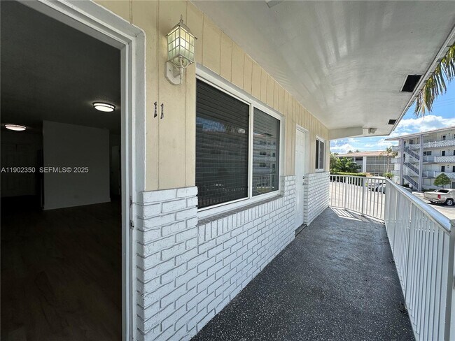 Building Photo - 110 NE 19th Ave