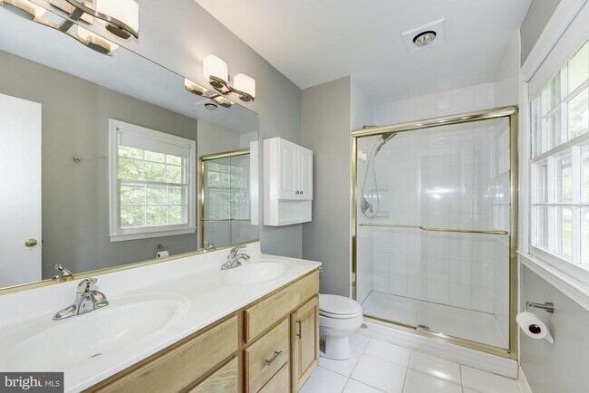 Building Photo - 11733 Ambleside Dr