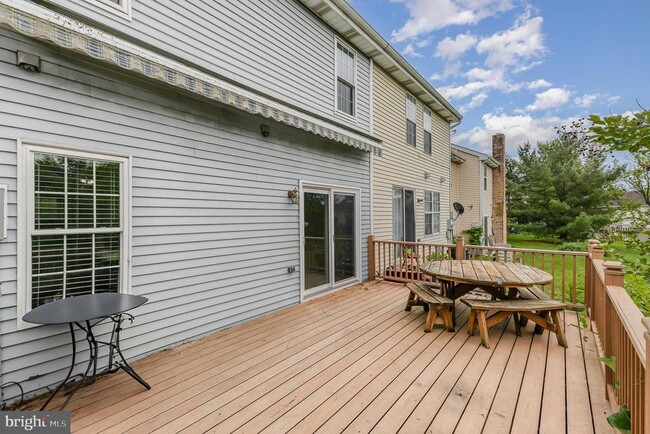 Building Photo - 1140 Hedgerow Ln