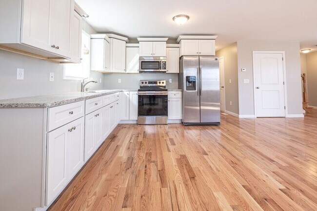 Building Photo - 49 Katharine St