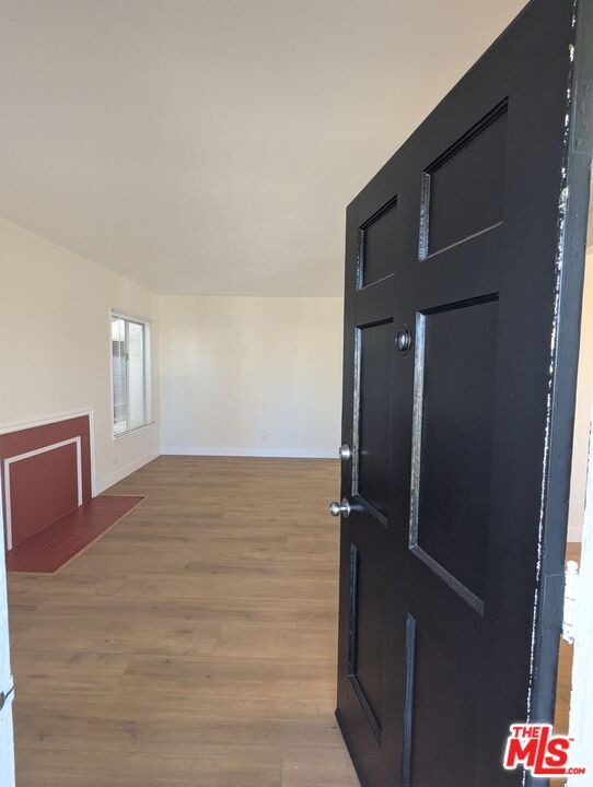 Building Photo - 6208 S Fairfax Ave