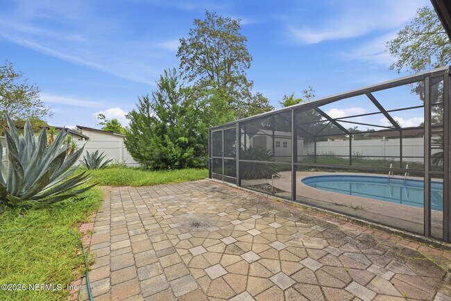 Building Photo - 388 Arora Blvd