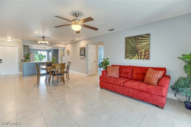 Building Photo - 4836 Tudor Dr