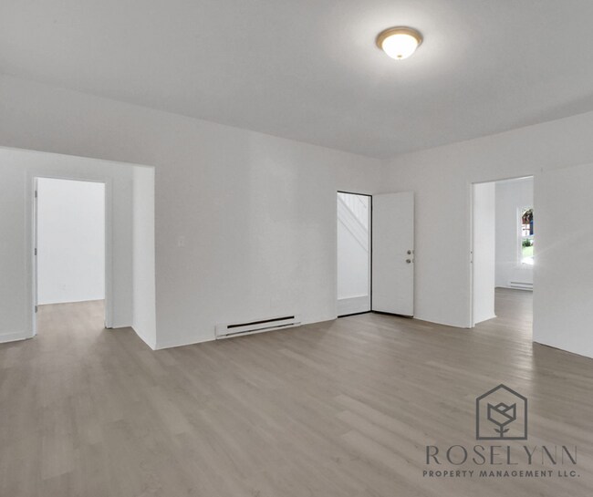 Building Photo - 270 Walnut St