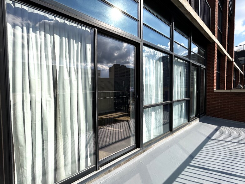 Building Photo - 515 W Main St