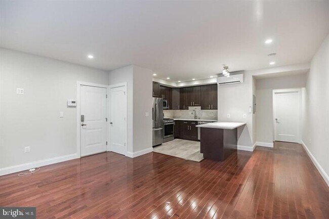 Building Photo - 2130 Locust St