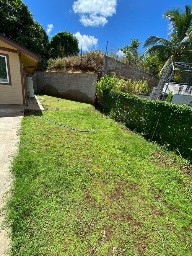 Building Photo - For Rent - 95-248 Wailawa St. A