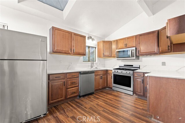 Building Photo - 55305 S Circle Dr