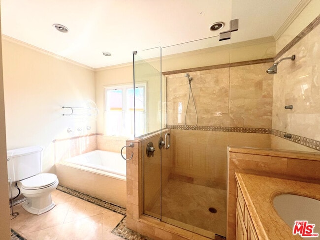 Building Photo - 2652 S Bedford St