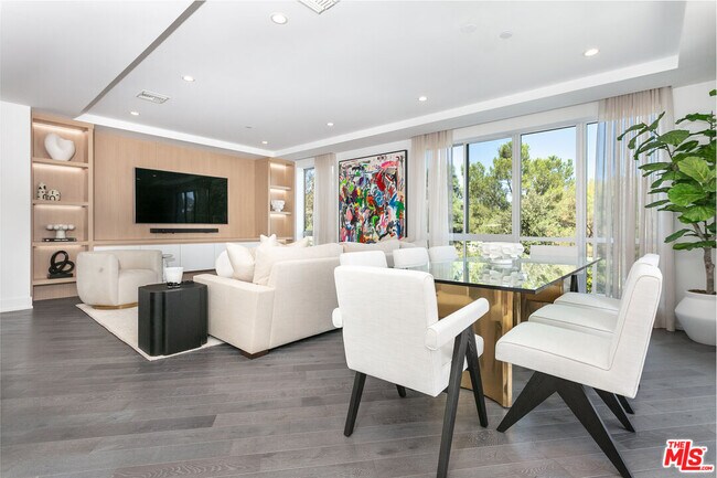 Building Photo - 460 N Palm Dr